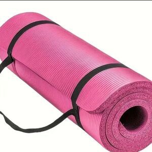 Pink or Black yoga mat Nwt